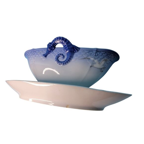 Bing & Grondahl Copenhagen Seagull Gravy Boat Attached Underplate Seahorse - Picture 3 of 4